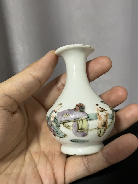 古玩陶瓷粉彩人物故事紋小觀音瓶拍賣,當前價格750元