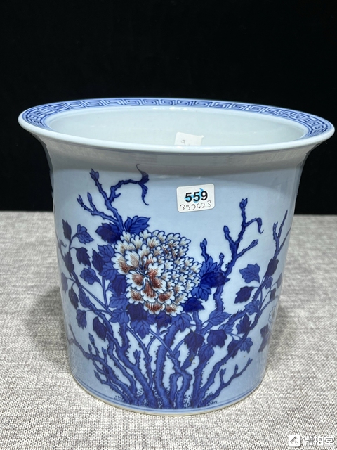 古玩陶瓷青花釉里紅花盆真品鑒賞圖
