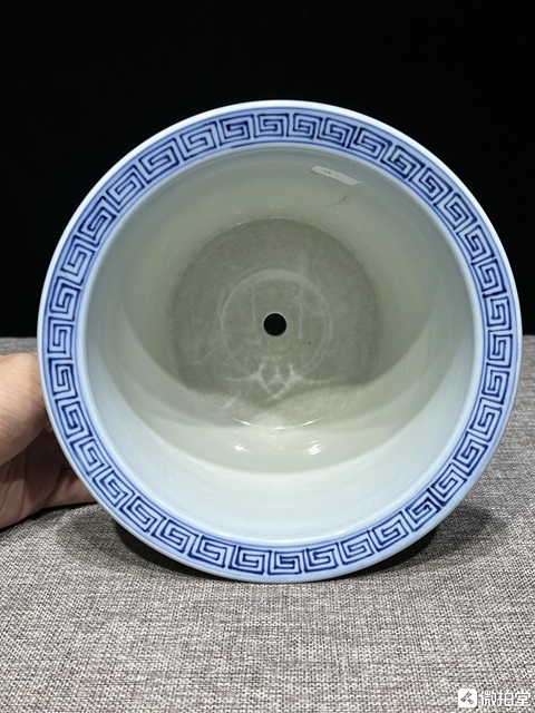 古玩陶瓷青花釉里紅花盆真品鑒賞圖