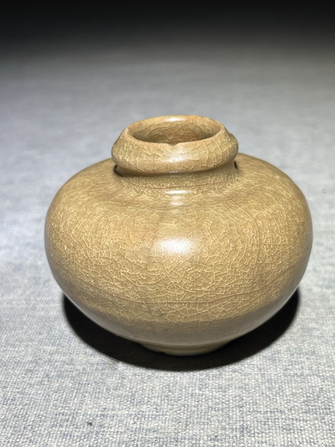 古玩陶瓷【館藏級精品】明代 龍泉黃釉水盂【頂級龍泉黃釉】拍賣,當前價格0元