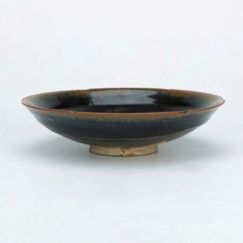 古玩陶瓷耀州窯黑釉兔毫葵口盤真品鑒賞圖