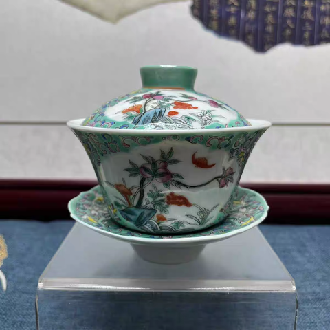 古玩陶瓷民國時期綠地粉彩福壽花卉紋蓋碗真品鑒賞圖