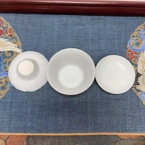 古玩陶瓷民國時期綠地粉彩福壽花卉紋蓋碗真品鑒賞圖