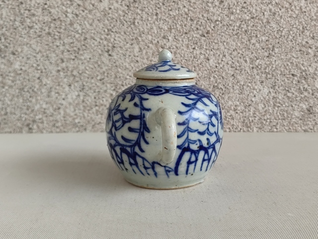 古玩陶瓷花卉紋青花執(zhí)壺拍賣，當前價格1100元