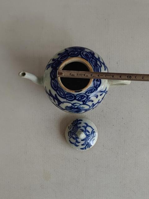 古玩陶瓷花卉紋青花執(zhí)壺拍賣，當前價格1100元