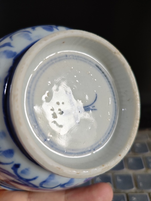 古玩陶瓷青花纏枝花卉紋茶碗真品鑒賞圖