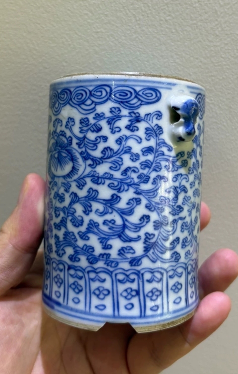 古玩陶瓷纏枝花卉紋青花蓋盅真品鑒賞圖