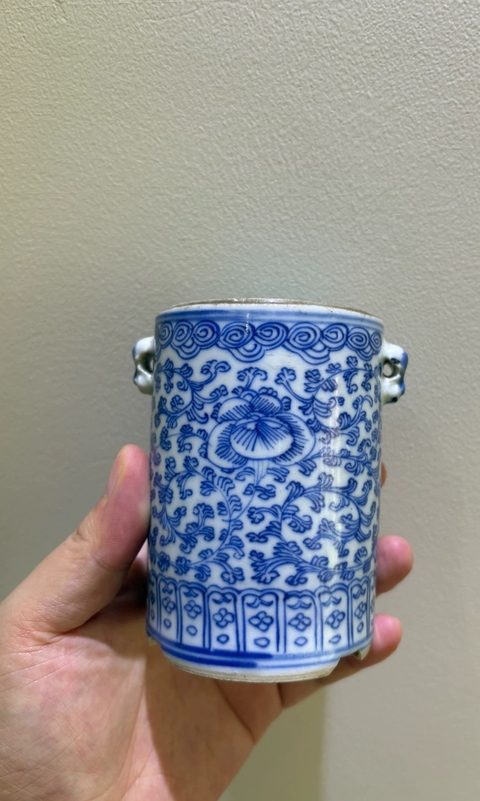 古玩陶瓷纏枝花卉紋青花蓋盅真品鑒賞圖