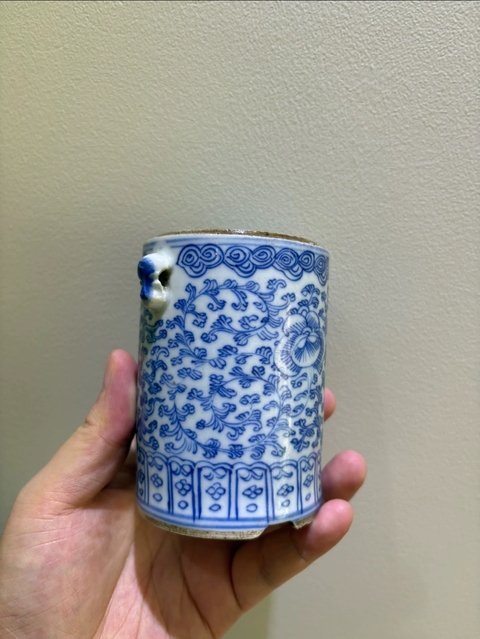 古玩陶瓷纏枝花卉紋青花蓋盅真品鑒賞圖