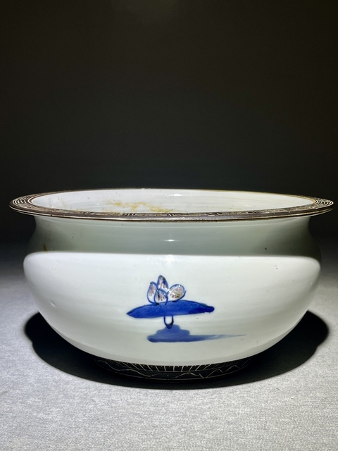 古玩陶瓷清中期青花釉里紅香爐拍賣,當(dāng)前價(jià)格2980元