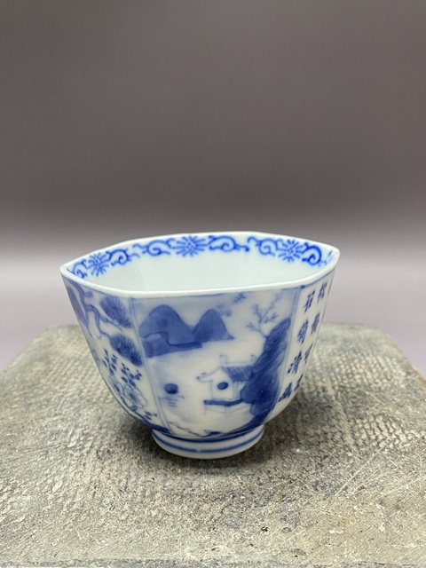 古玩陶瓷人物山水詩紋六方青花杯真品鑒賞圖