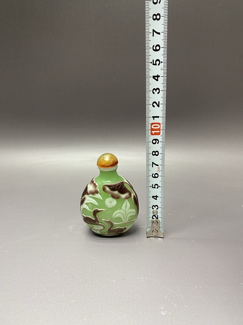古玩陶瓷民晚解放初·蓮池游禽紋套料鼻煙壺拍賣,當前價格690元