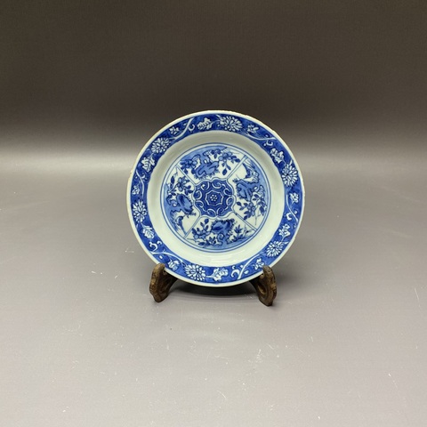 古玩陶瓷明晚期·如意洞石花卉紋青花盤拍賣,當前價格3860元
