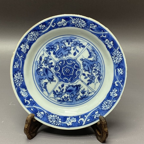 古玩陶瓷明晚期·如意洞石花卉紋青花盤拍賣,當前價格3860元