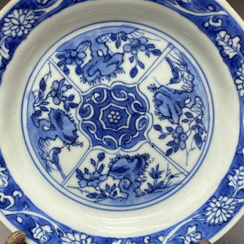 古玩陶瓷明晚期·如意洞石花卉紋青花盤拍賣,當前價格3860元