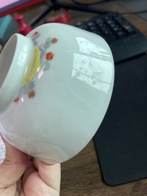 古玩陶瓷粉彩花卉紋碗真品鑒賞圖