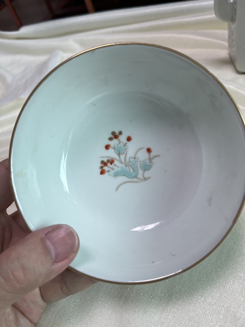 古玩陶瓷粉彩花卉紋碗真品鑒賞圖