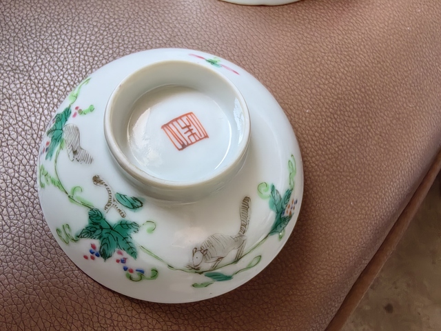 古玩陶瓷粉彩蓋碗真品鑒賞圖