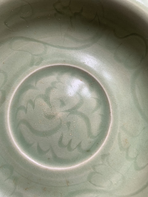 古玩陶瓷元代龍泉窯刻花盤真品鑒賞圖