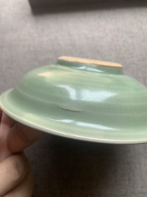 古玩陶瓷元代龍泉窯刻花盤真品鑒賞圖