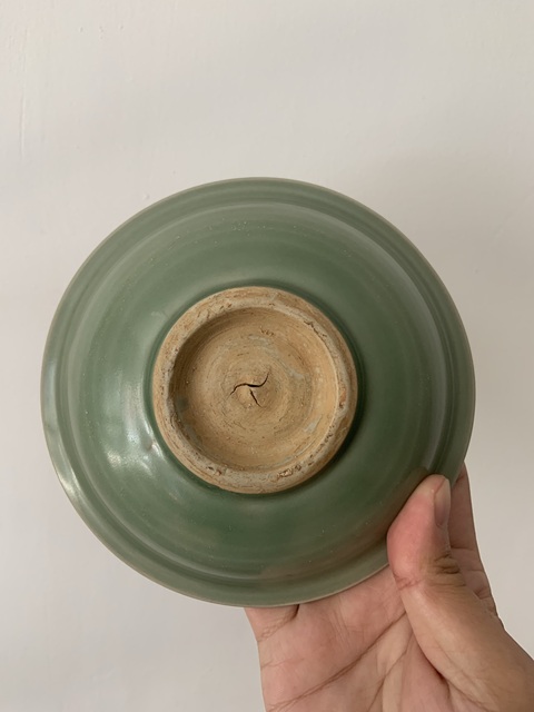 古玩陶瓷元代龍泉窯刻花盤真品鑒賞圖