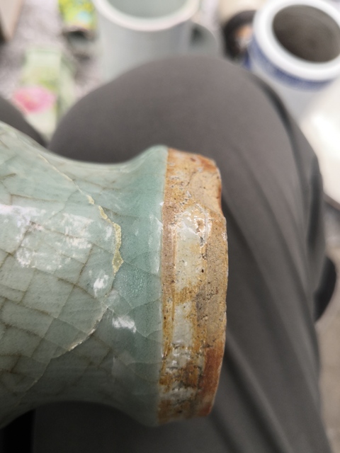 古玩陶瓷龍泉窯青釉瓶真品鑒賞圖