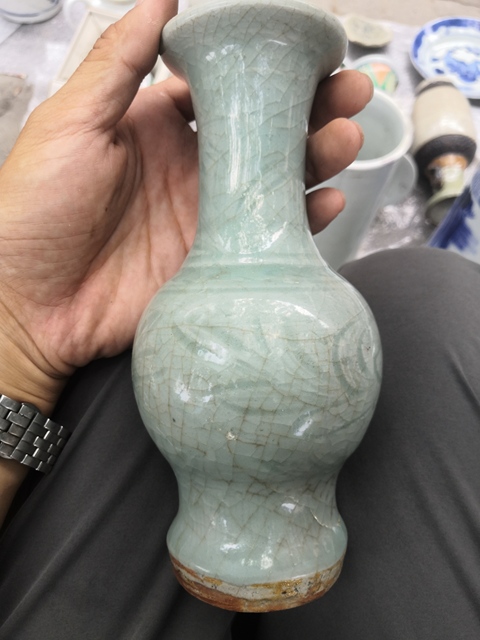 古玩陶瓷龍泉窯青釉瓶真品鑒賞圖