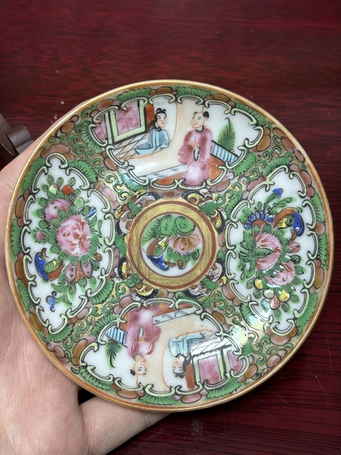 古玩陶瓷人物花鳥蝶紋廣彩杯盤真品鑒賞圖