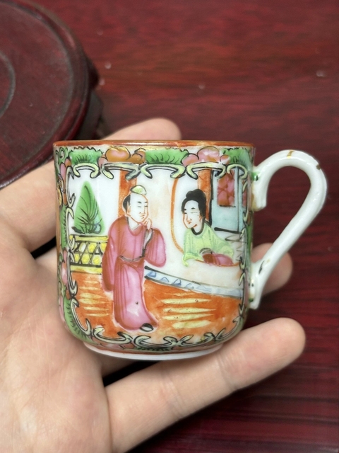 古玩陶瓷人物花鳥蝶紋廣彩杯盤真品鑒賞圖