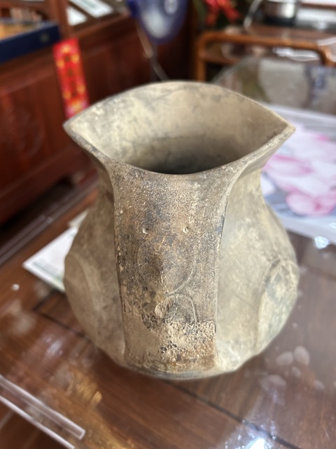古玩陶瓷戰(zhàn)漢藏羌羊頭罐真品鑒賞圖