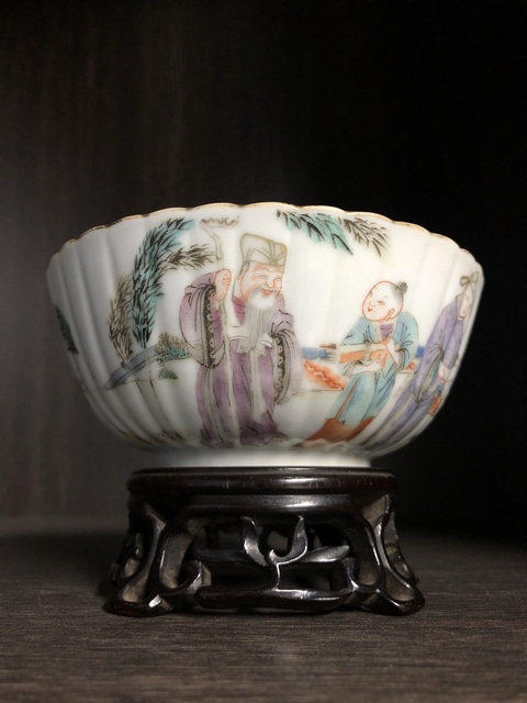 古玩陶瓷人物紋粉彩碗真品鑒賞圖