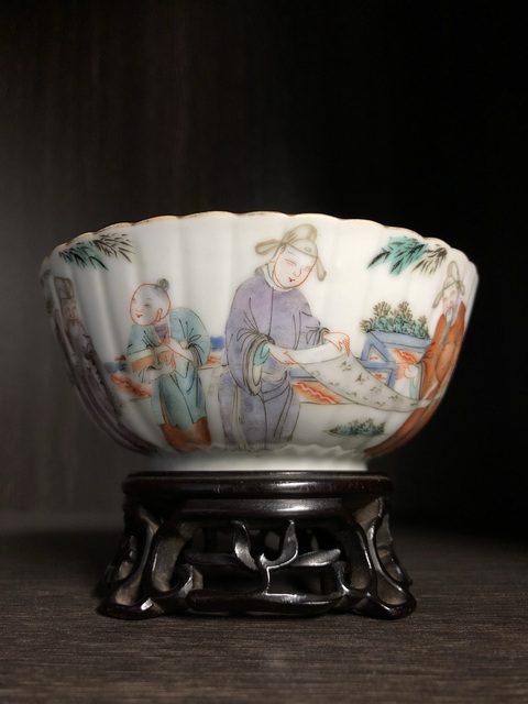 古玩陶瓷人物紋粉彩碗真品鑒賞圖