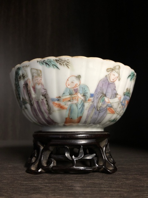 古玩陶瓷人物紋粉彩碗真品鑒賞圖
