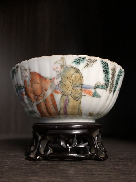 古玩陶瓷人物紋粉彩碗真品鑒賞圖
