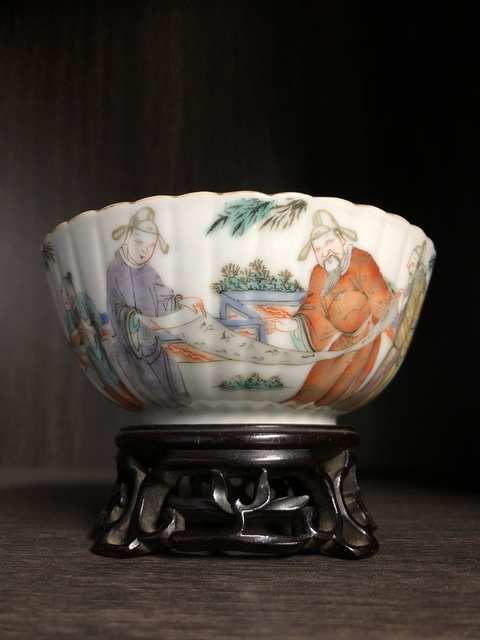 古玩陶瓷人物紋粉彩碗真品鑒賞圖