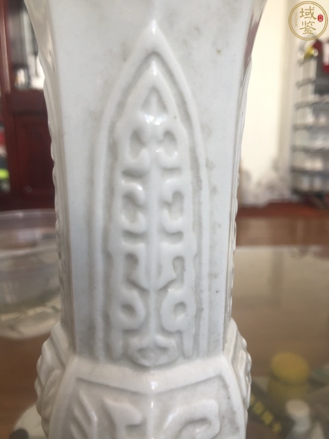 古玩陶瓷蕉葉饕餮紋白釉花觚花觚拍賣，當前價格1800元