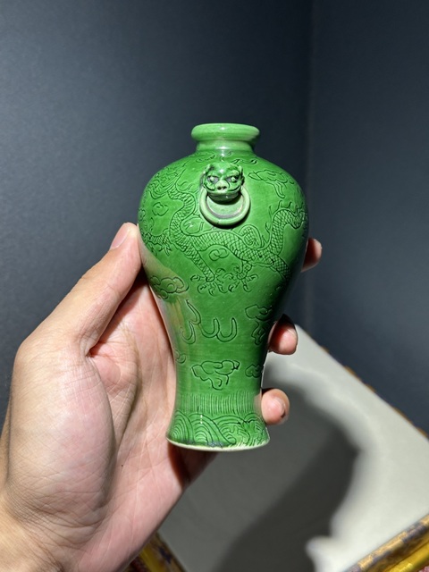 古玩陶瓷綠釉輔首瓶真品鑒賞圖