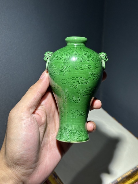 古玩陶瓷綠釉輔首瓶真品鑒賞圖