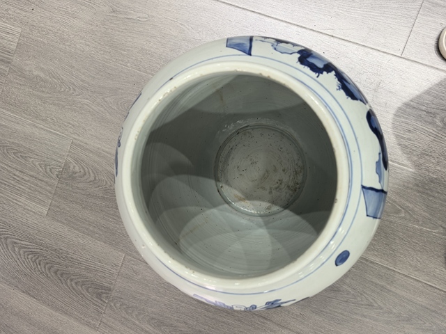 古玩陶瓷人物紋青花罐真品鑒賞圖