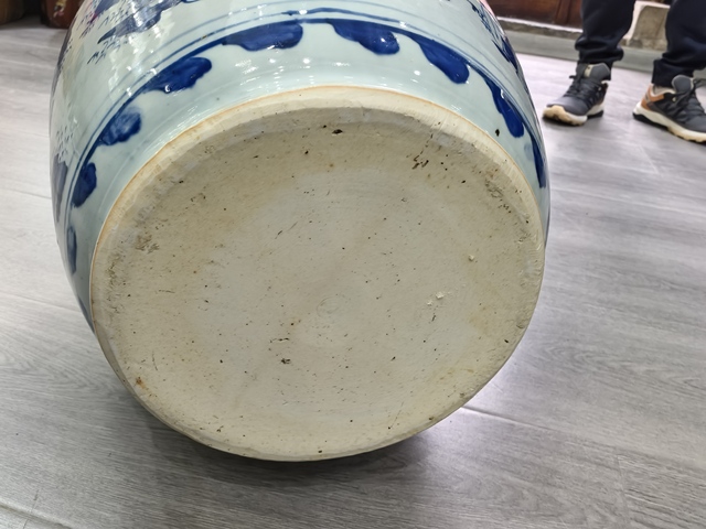 古玩陶瓷人物紋青花罐真品鑒賞圖