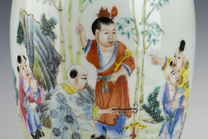 古玩陶瓷民國(guó)·粉彩嬰戲紋觀音瓶拍賣,當(dāng)前價(jià)格0元