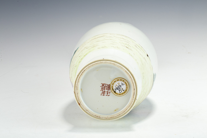 古玩陶瓷民國(guó)·粉彩嬰戲紋觀音瓶拍賣,當(dāng)前價(jià)格0元