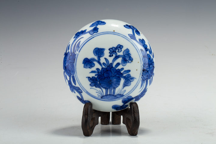 古玩陶瓷清康熙·青花花卉紋蓋盒拍賣，當(dāng)前價(jià)格576元