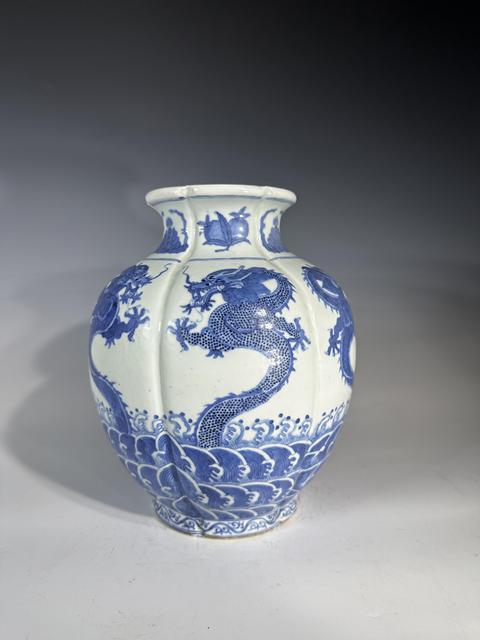 古玩陶瓷尊真品鑒賞圖