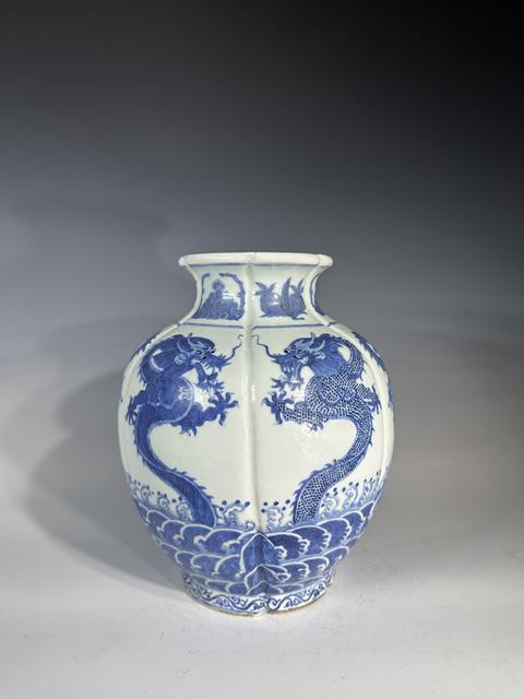 古玩陶瓷尊真品鑒賞圖