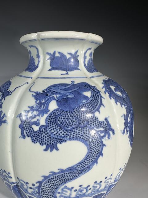 古玩陶瓷尊真品鑒賞圖