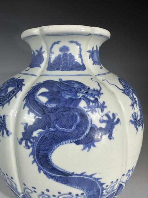 古玩陶瓷尊真品鑒賞圖