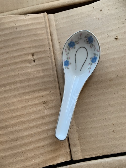 古玩陶瓷七八十年代蘭花金邊白釉碗真品鑒賞圖