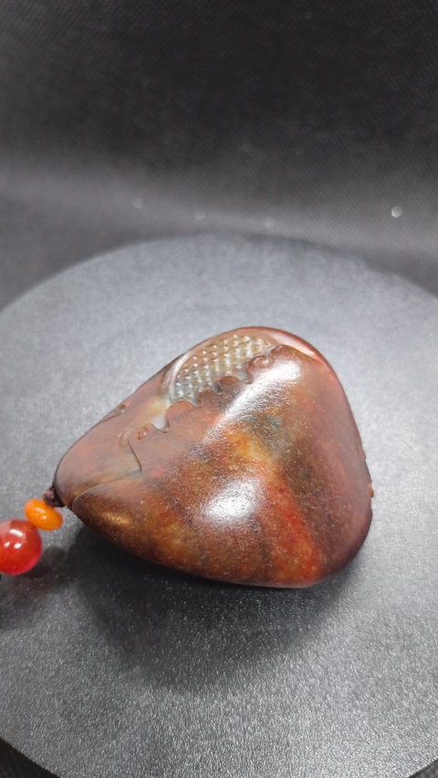 古玩玉器巧色雕項鏈真品鑒賞圖