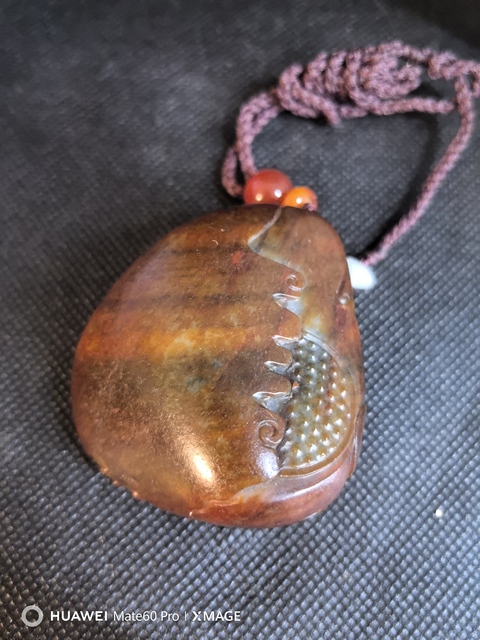 古玩玉器巧色雕項鏈真品鑒賞圖